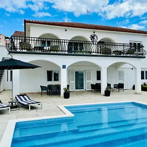 Gala , Trogir Kroatië